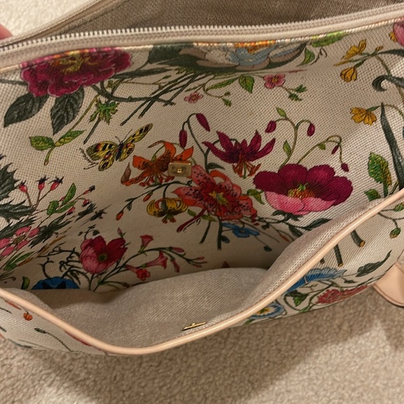 Gucci Zip Messenger Bag Flora Canvas with Perforated Leather Medium - Picture 8 of 12